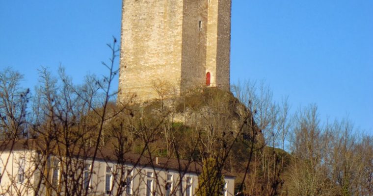 Carte Postale #3 : Montcuq et son marché