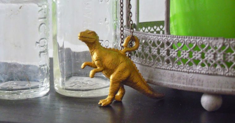 D.I.Y. Collier dinosaure