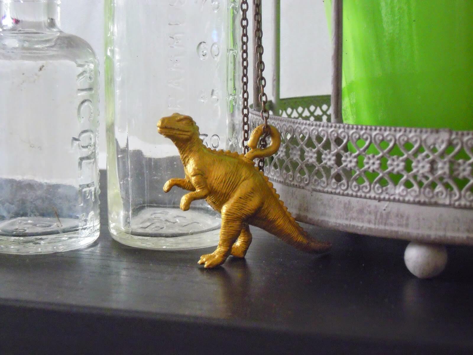 D.I.Y. Collier dinosaure