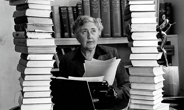Une vieille dame indignée : Agatha Christie (Mois Anglais #1)